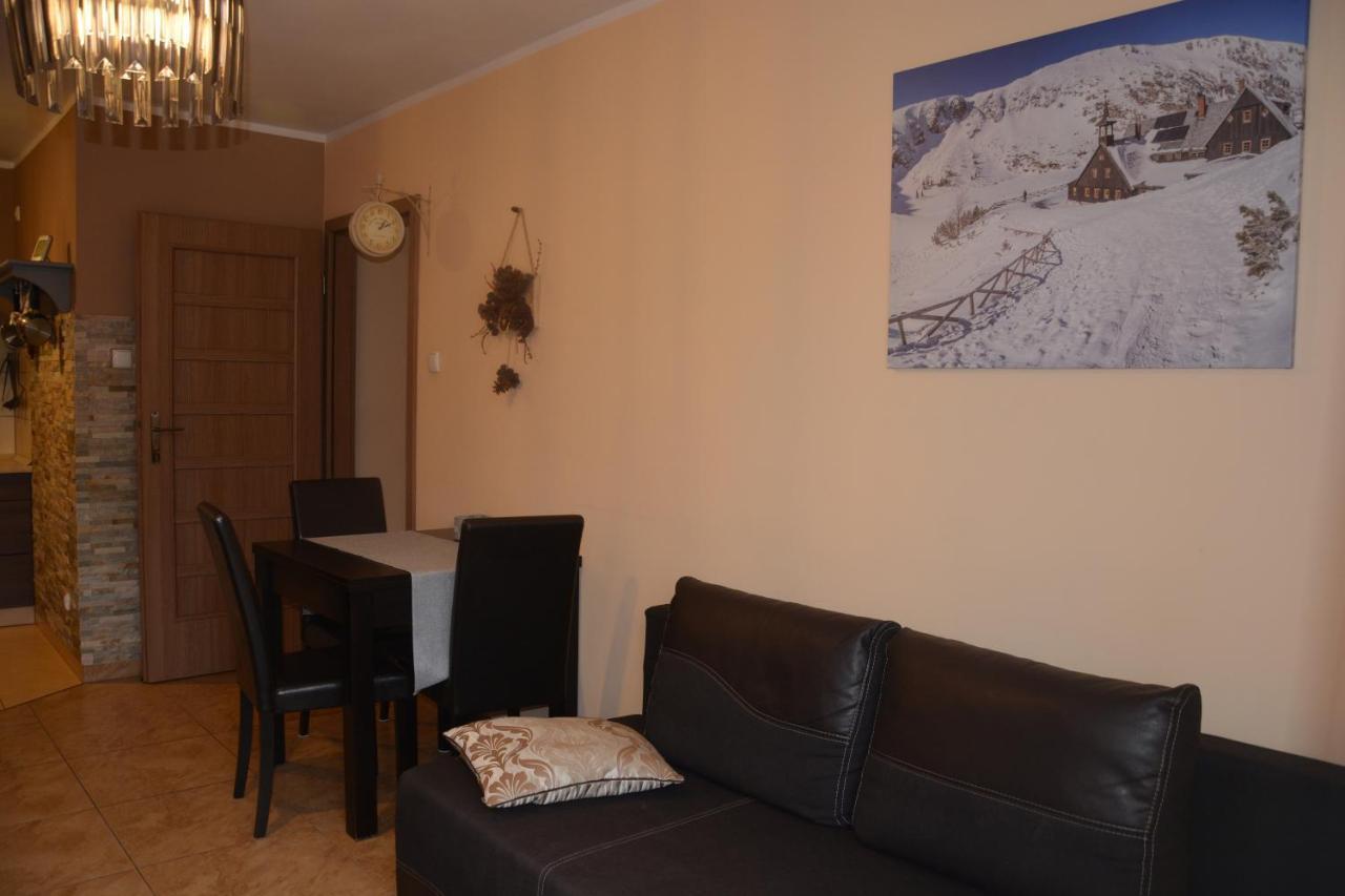 Apartament Czekoladowy Apartman Karpacz Kültér fotó
